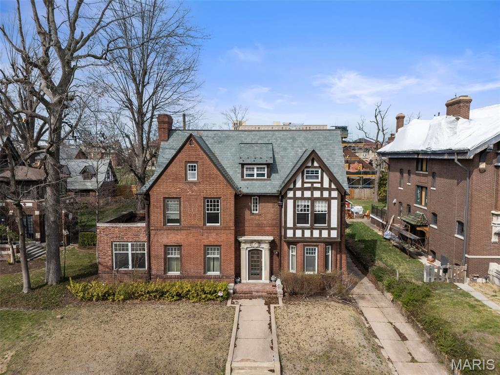 Photo of 49 Kingsbury Place St Louis MO 63112