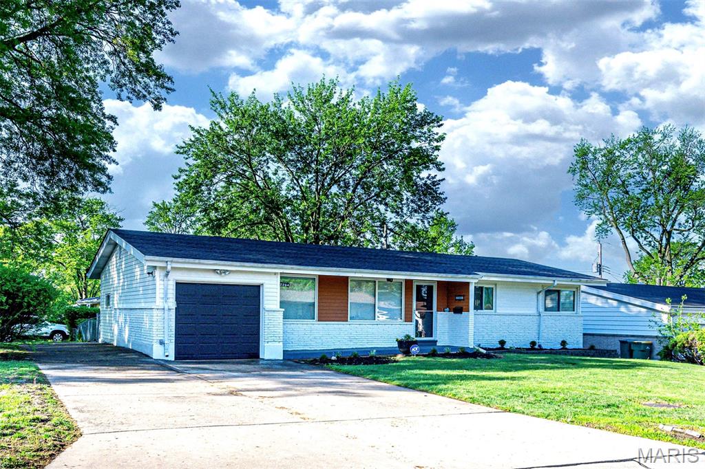 Photo of 2284 Luxmore Drive St Louis MO 63136