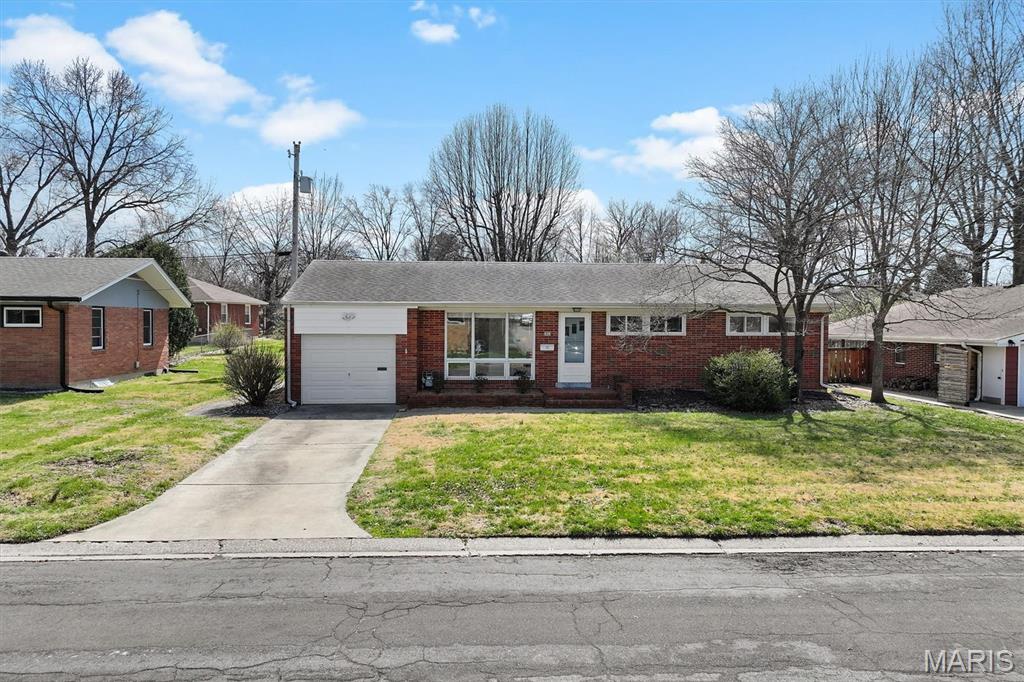 Photo of 628 Roanoke Drive Edwardsville IL 62025