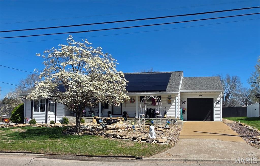 Photo of 328 Van Zant Street Chester IL 62233