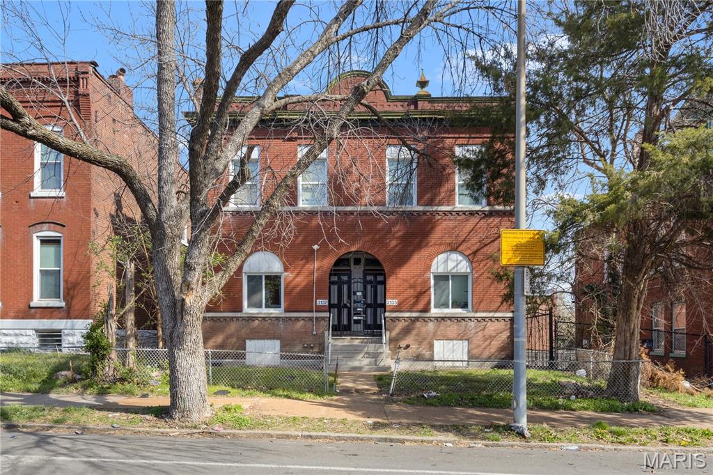 Photo of 3135-3137 Chippewa St St Louis MO 63118