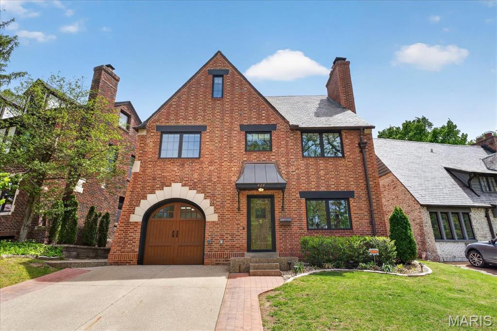Photo of 424 Oakley Drive St Louis MO 63105
