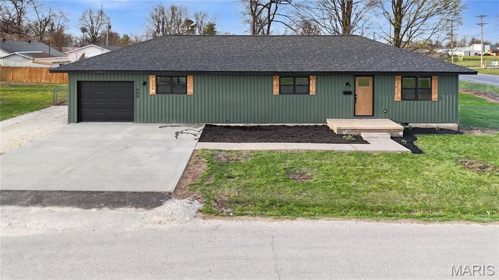 Photo of 905 W Maple Street Bowling Green MO 63334