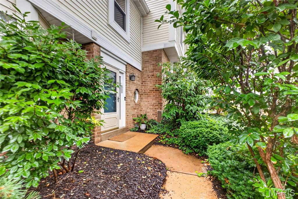Photo of 2039 Kentmore Lane Chesterfield MO 63017