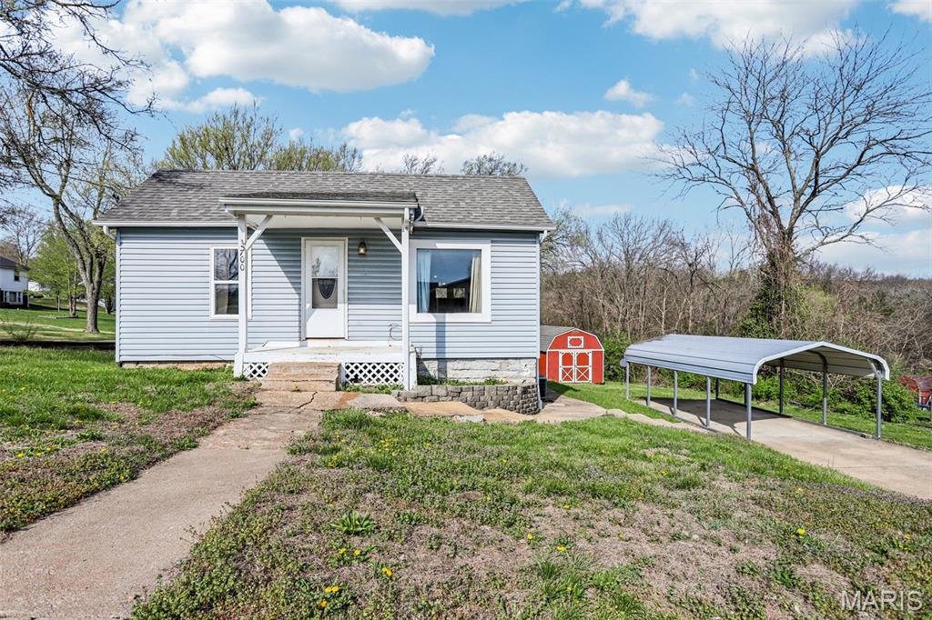 Photo of 700 Lovett Street De Soto MO 63020