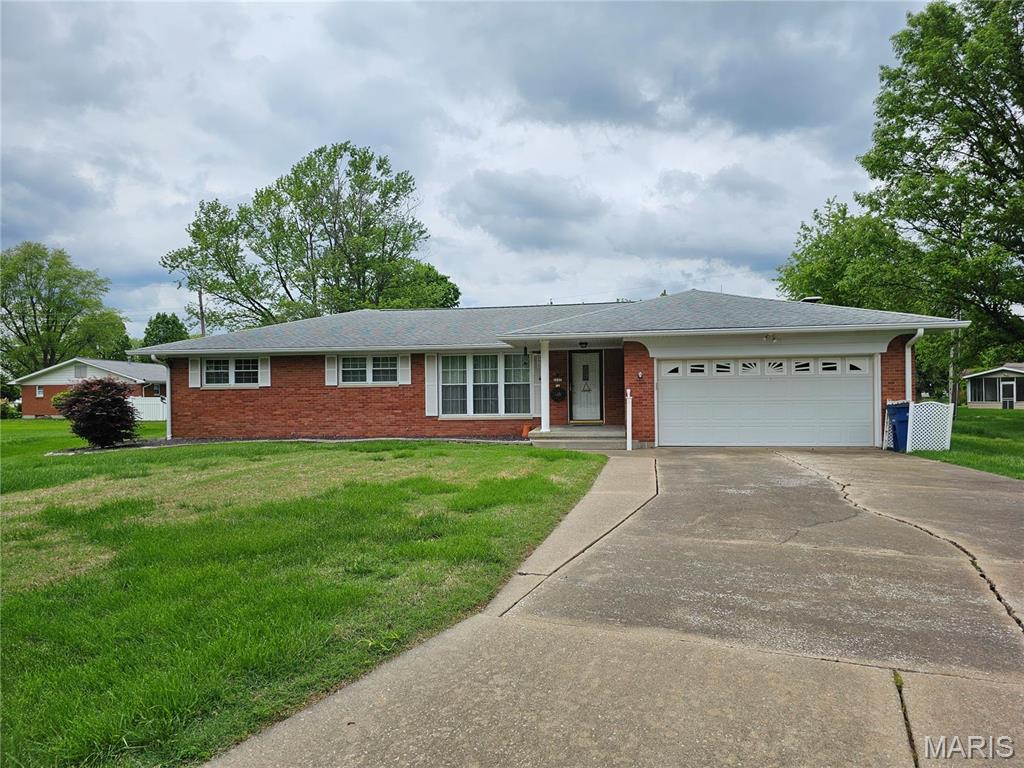 Photo of 1117 Meadow Sparta IL 62286