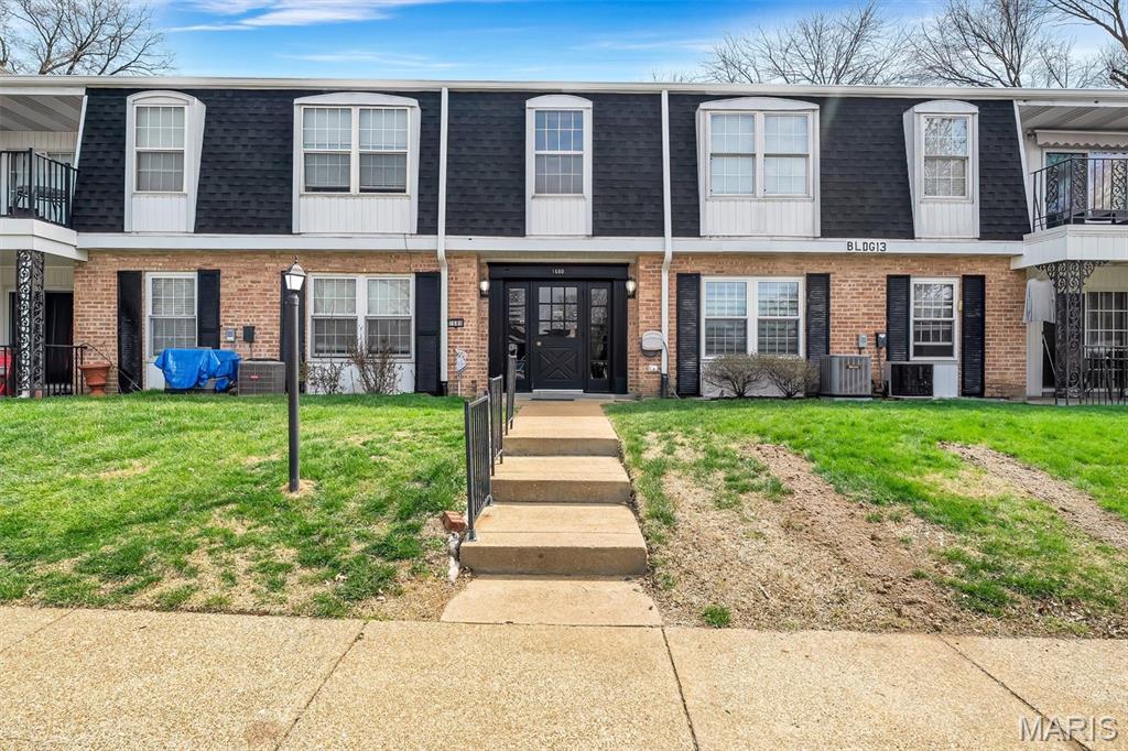 Photo of 1680 Herault Place #C St Louis MO 63125
