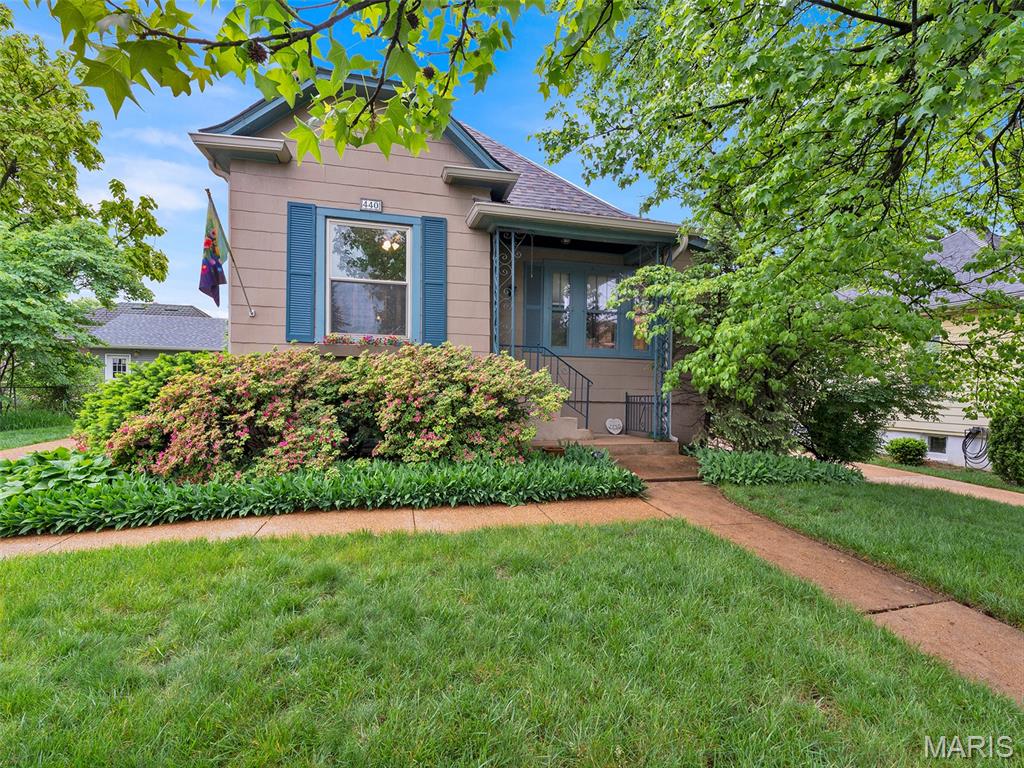 Photo of 440 E Bradford Avenue Webster Groves MO 63119