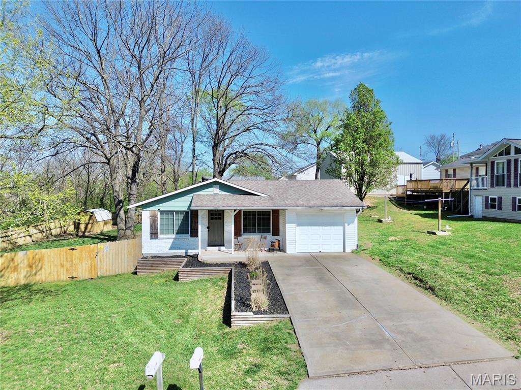 Photo of 919 N 7th Street De Soto MO 63020