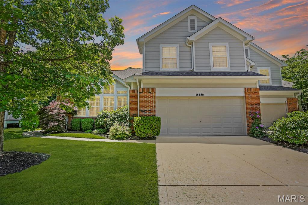 Photo of 16858 Chesterfield Bluffs Circle Chesterfield MO 63005