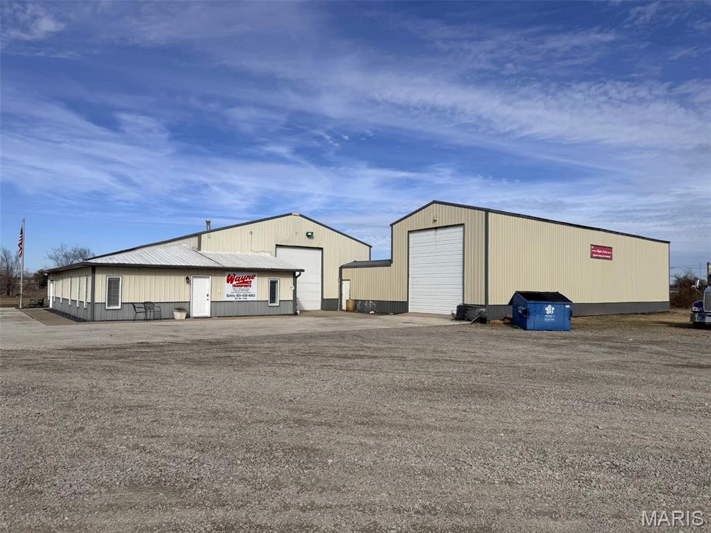 Photo of 328 S Interstate Drive Sikeston MO 63801