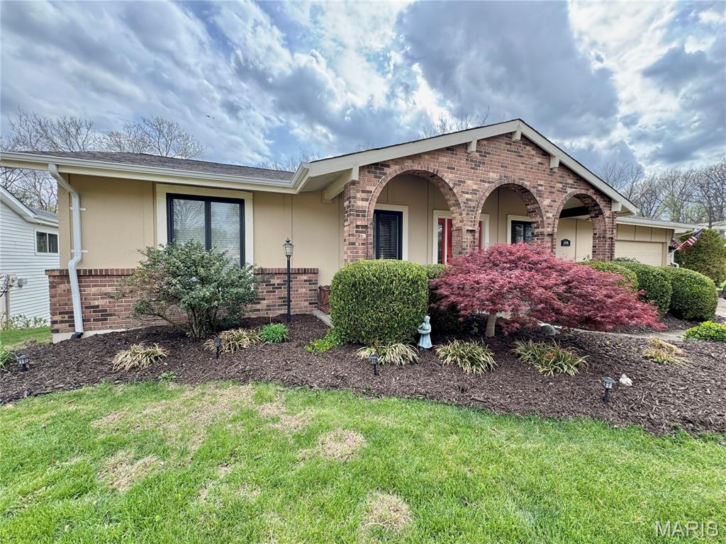 Photo of 15446 Grantley Drive Chesterfield MO 63017