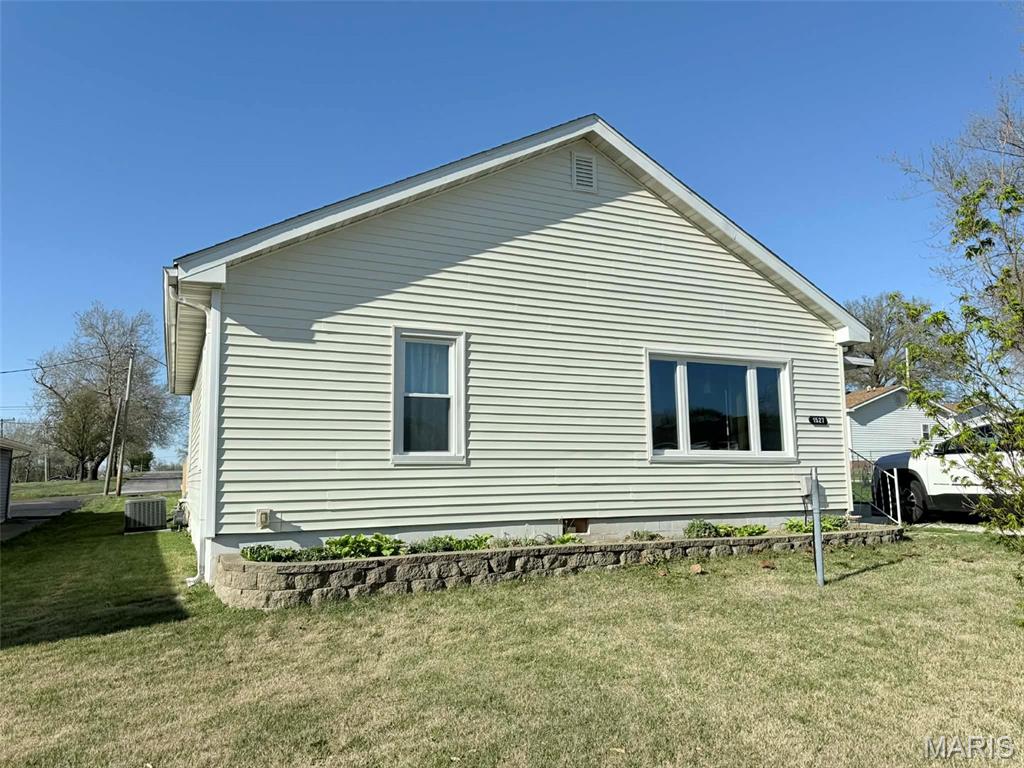 Photo of 1527 W Randolph Street Vandalia IL 62471