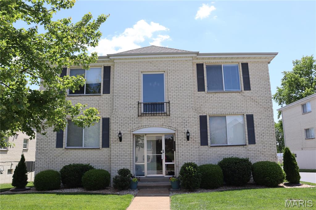 Photo of 12574 Chardin Place #4 St Louis MO 63128