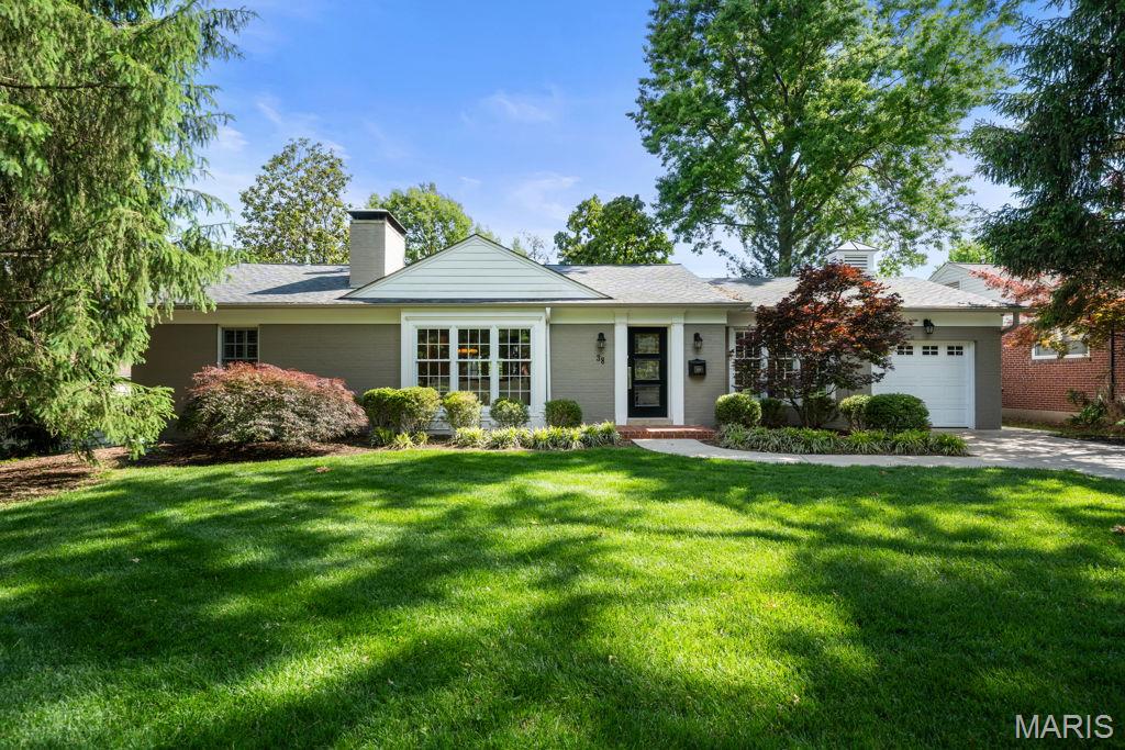 Photo of 38 Whitehall Court Brentwood MO 63144