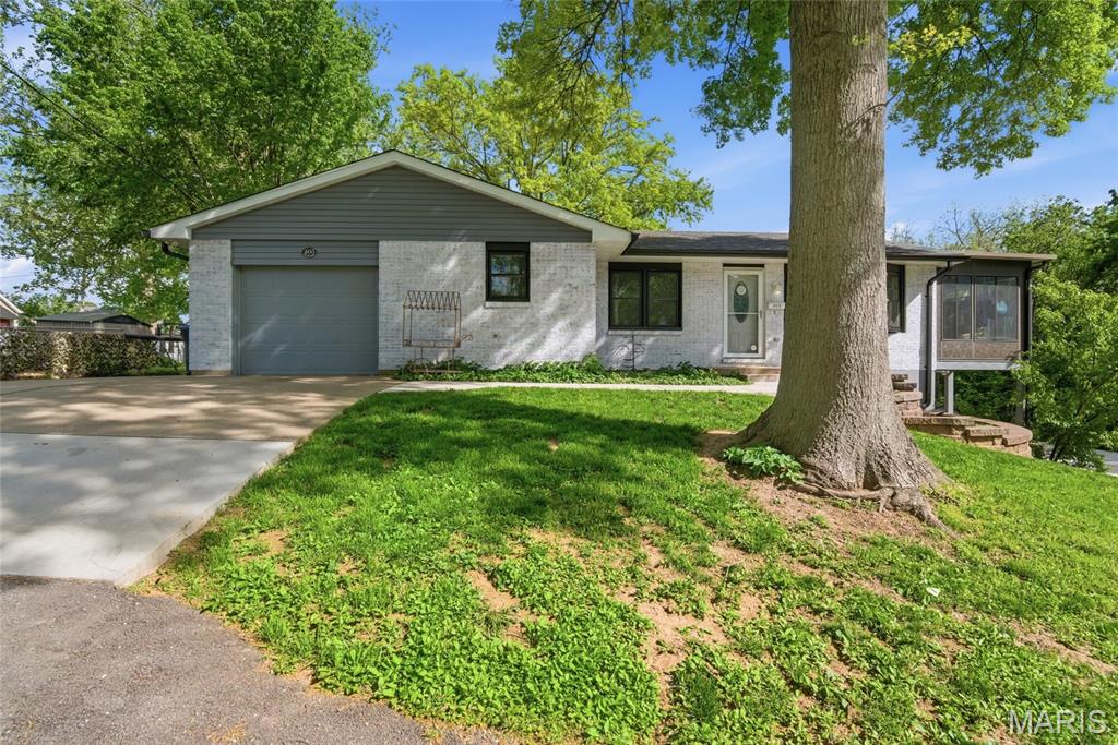 Photo of 405 W Schaefer Street Columbia IL 62236