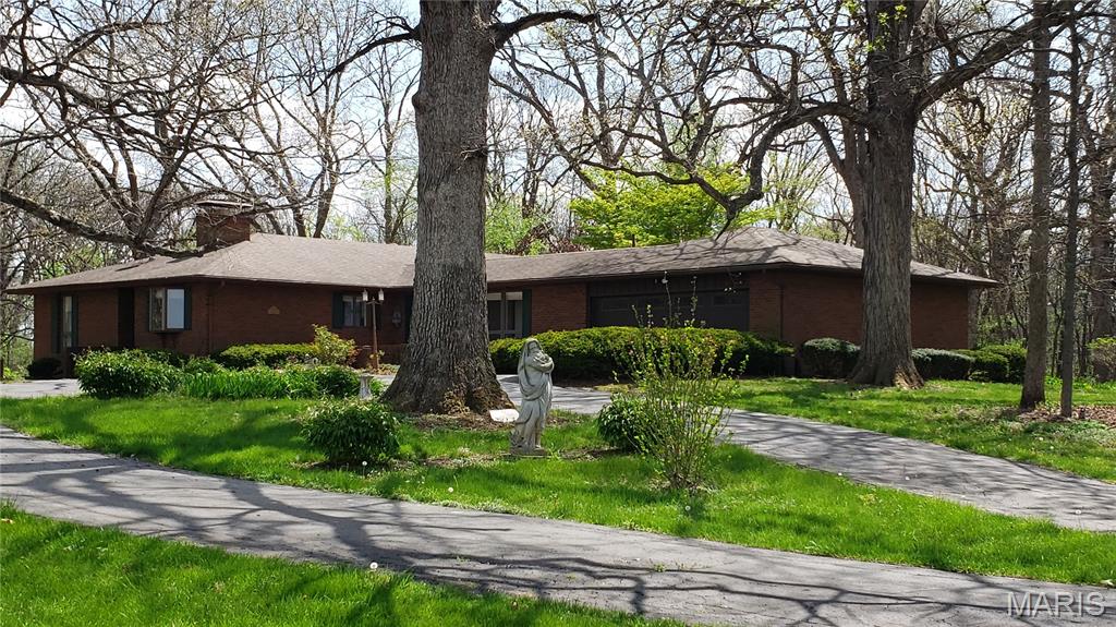 Photo of 17466 Lageman Lane Brighton IL 62012