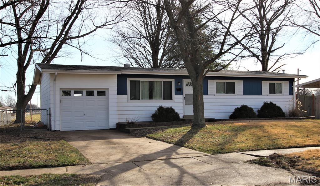 Photo of 1600 Chickadee Lane Florissant MO 63031