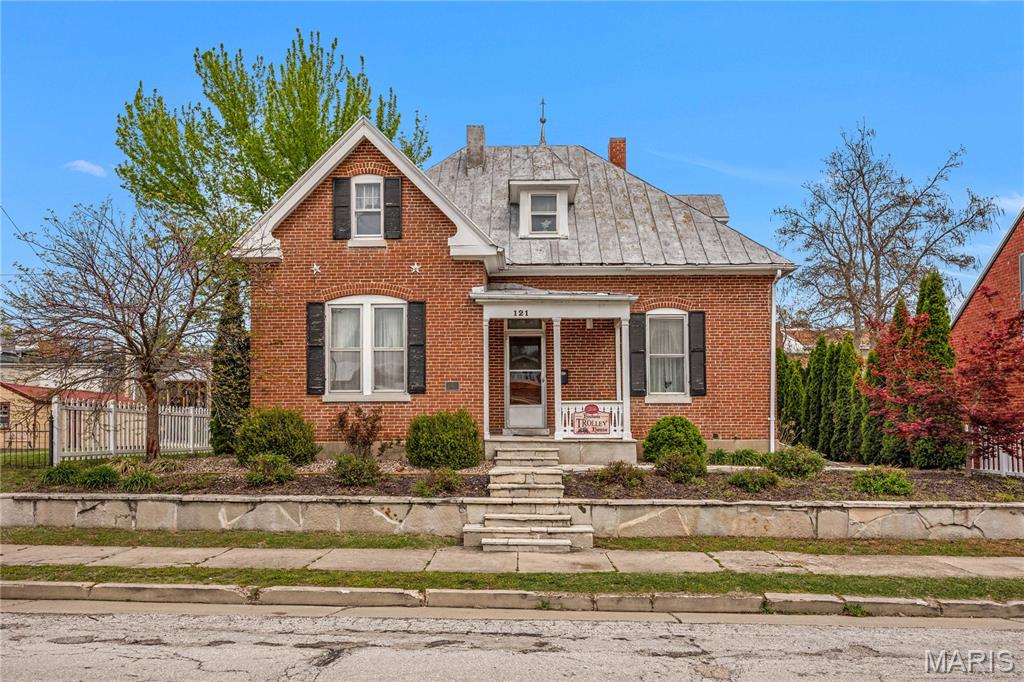 Photo of 121 E 5th Street Hermann MO 65041