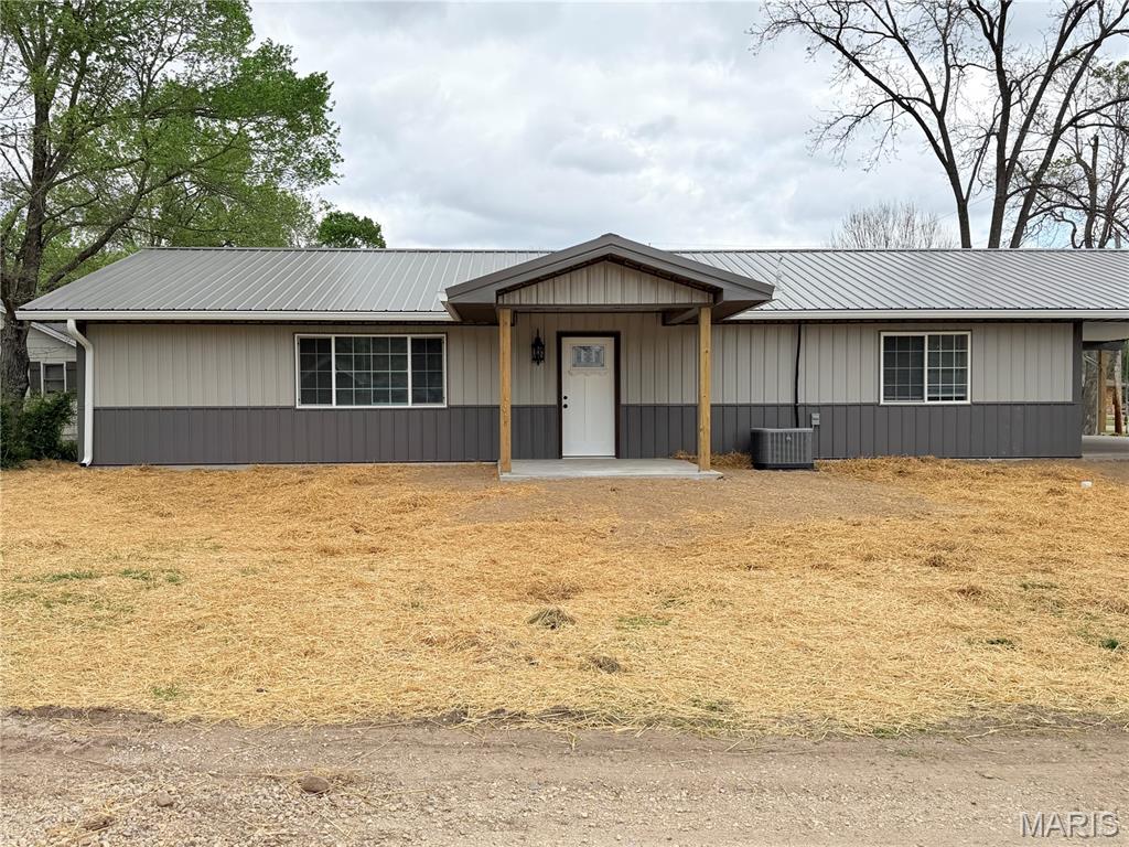 Photo of 211 Maple St Pilot Knob MO 63663