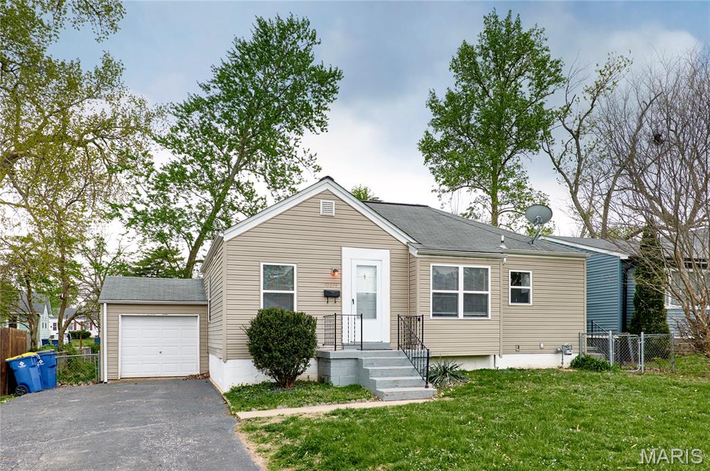 Photo of 10214 Saint Anthony Lane St Ann MO 63074