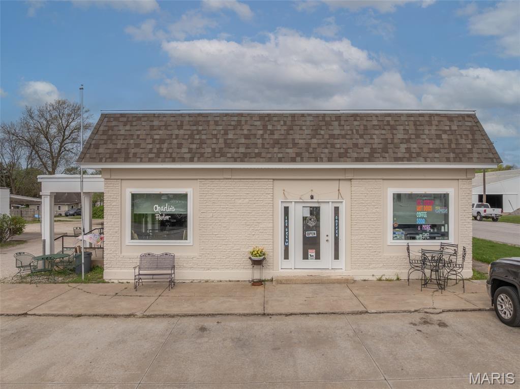 Photo of 220 W Lincoln Street Hawk Point MO 63349