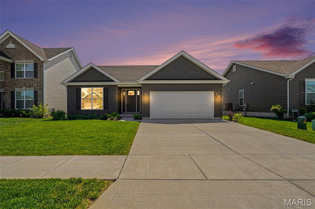 906 Palisades Circle, St Charles