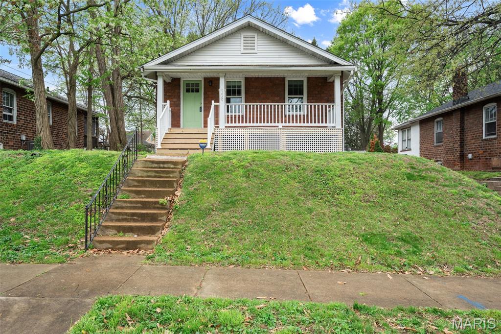 Photo of 7420 Richmond Place Maplewood MO 63143