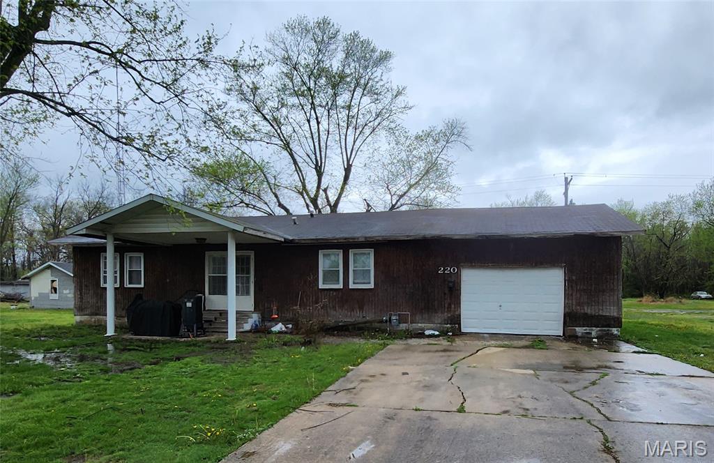 Photo of 220 S Marion Street Centralia IL 62801