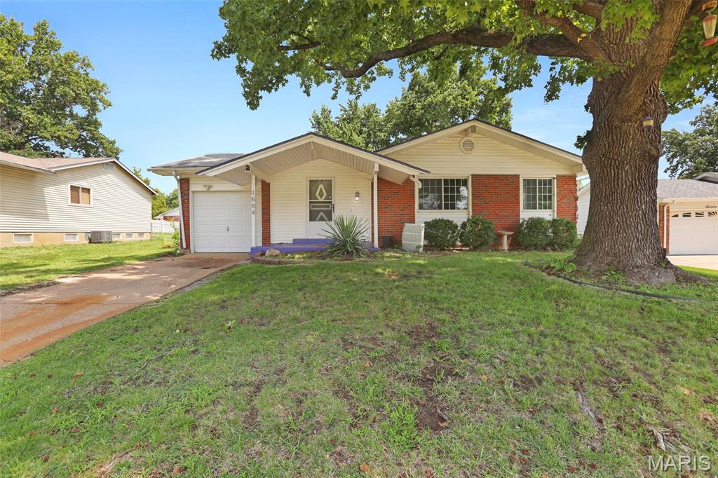 Photo of 1684 Kew Gardens Drive Florissant MO 63031
