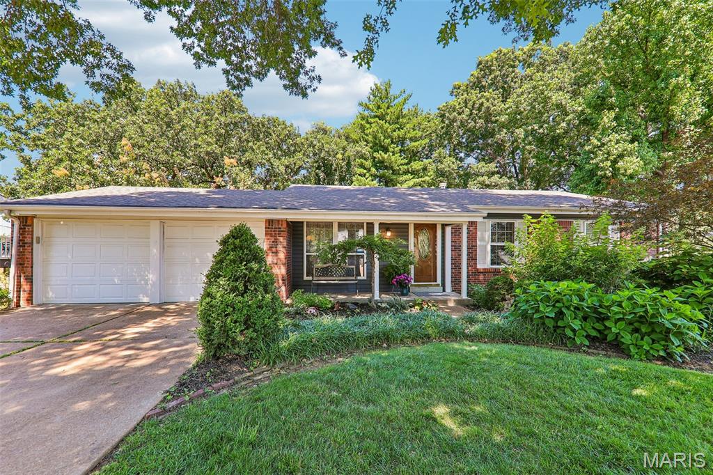 Photo of 995 Century Oaks Drive Manchester MO 63021