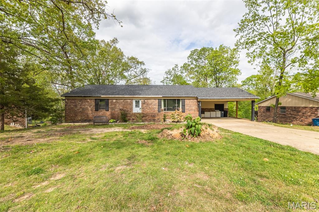 Photo of 2010 Schweitzer Drive Poplar Bluff MO 63901