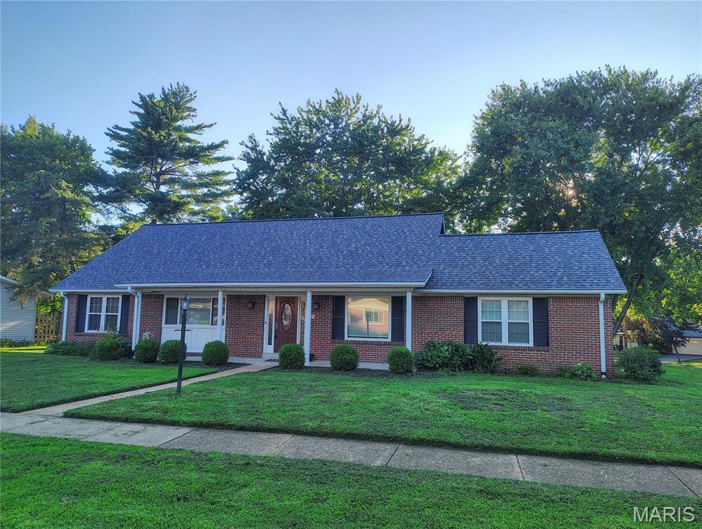 Photo of 1029 Fernway Lane Creve Coeur MO 63141