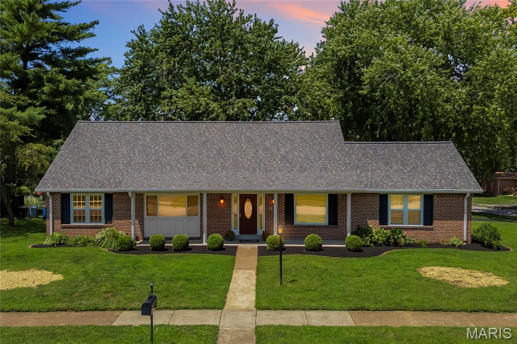 Photo of 1029 Fernway Lane Creve Coeur MO 63141