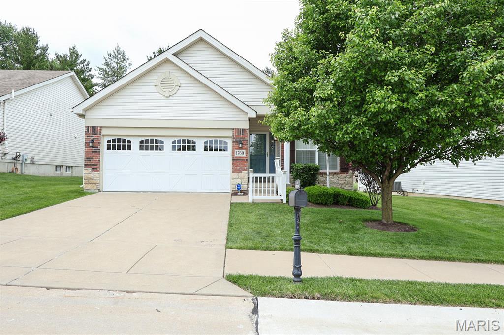 Photo of 1760 Waterfall Drive St Charles MO 63303
