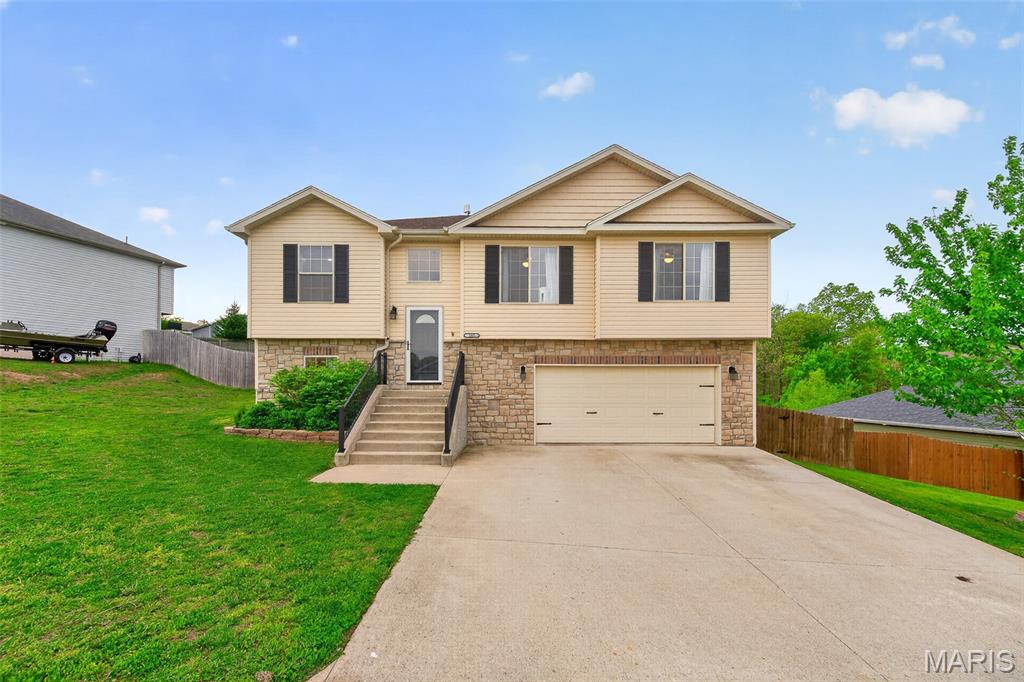 Photo of 105 Sandstone Drive St Robert MO 65584