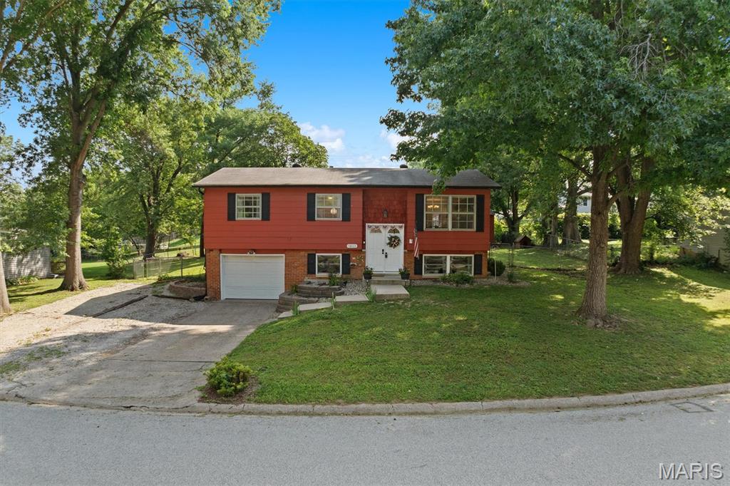 Photo of 5803 Piasa Trail Godfrey IL 62035