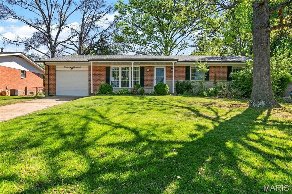 Photo of 14000 Davey Drive Florissant MO 63034