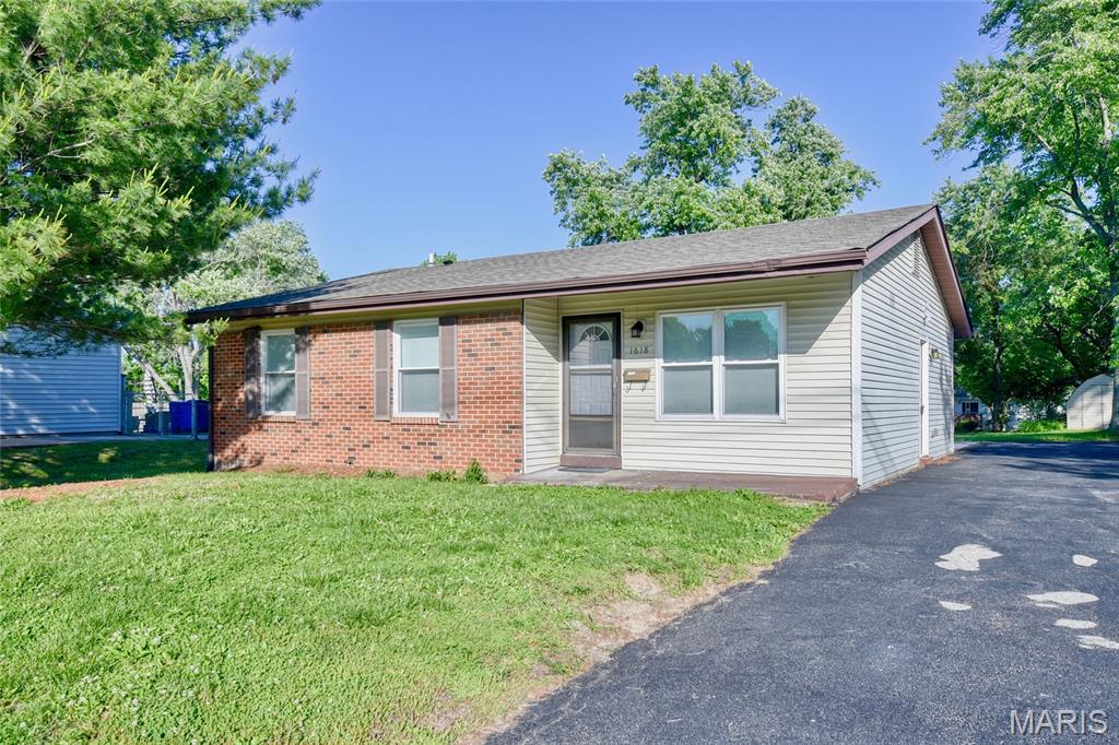 Photo of 1618 Patterson Road Florissant MO 63031