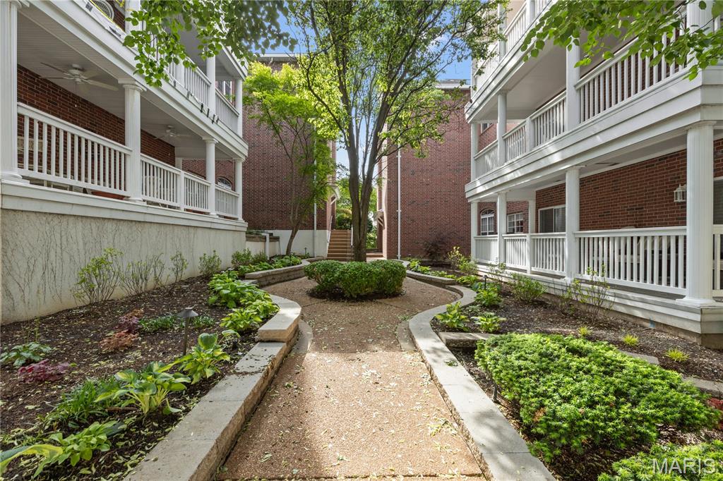 Photo of 505 North and South #3b University City MO 63130