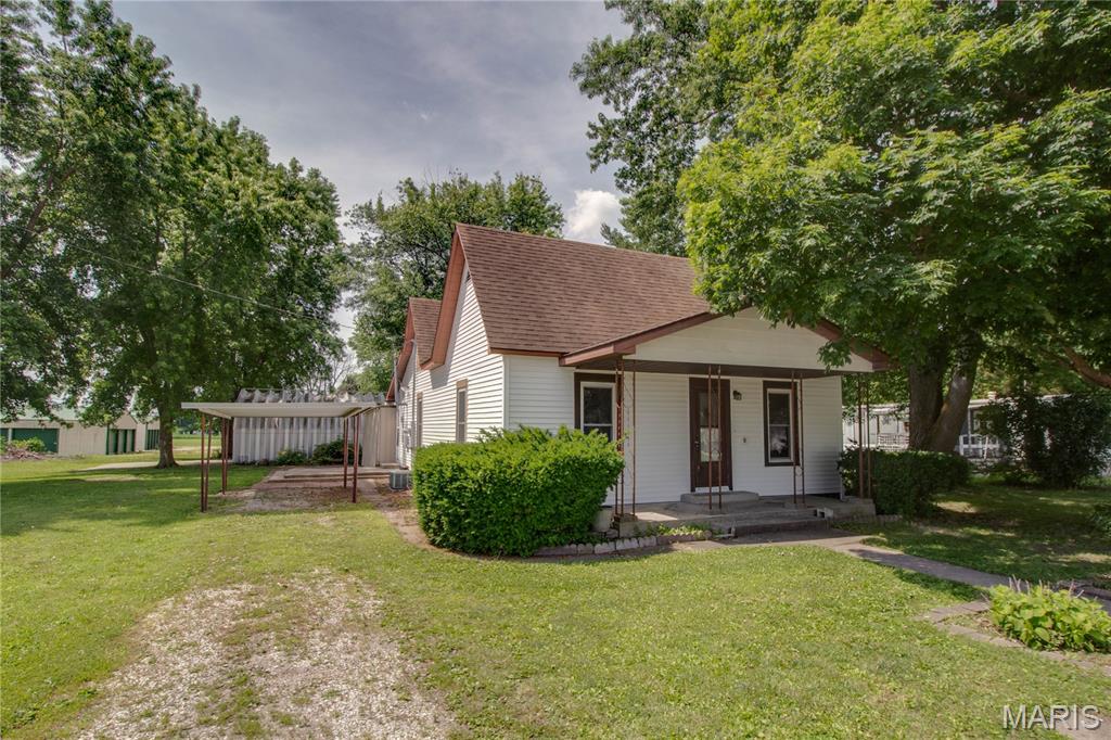 Photo of 334 E Malone Street Palmyra IL 62674