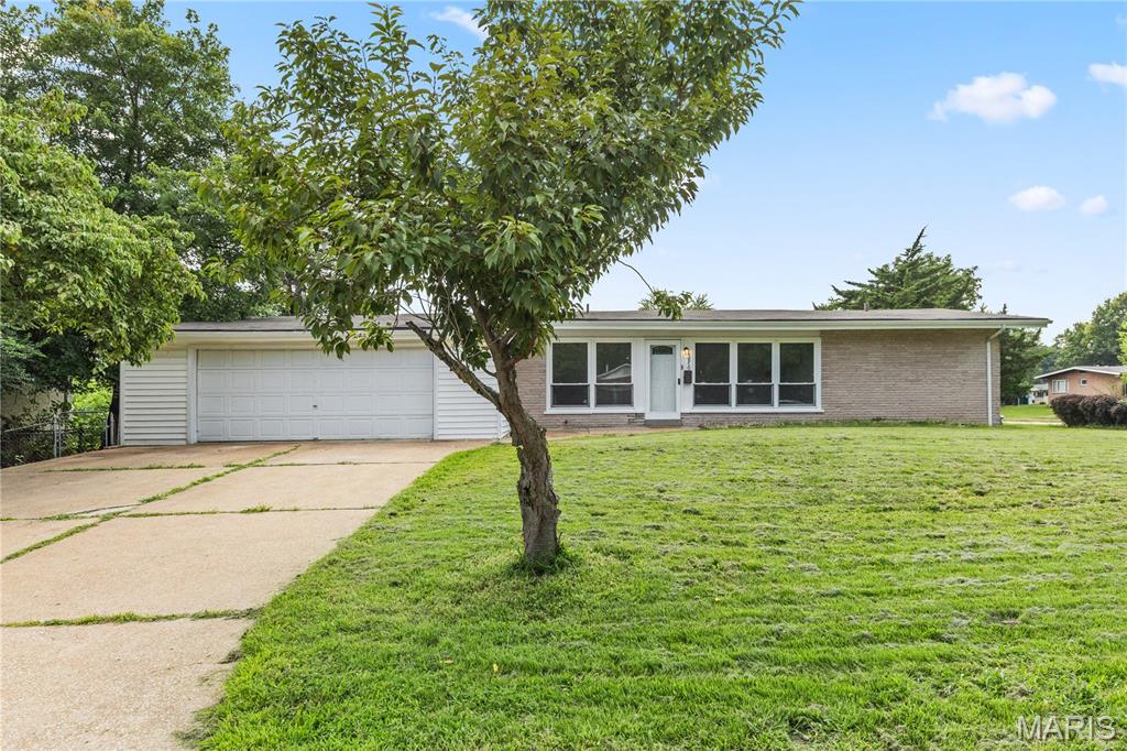Photo of 1870 Flicker Drive Florissant MO 63031