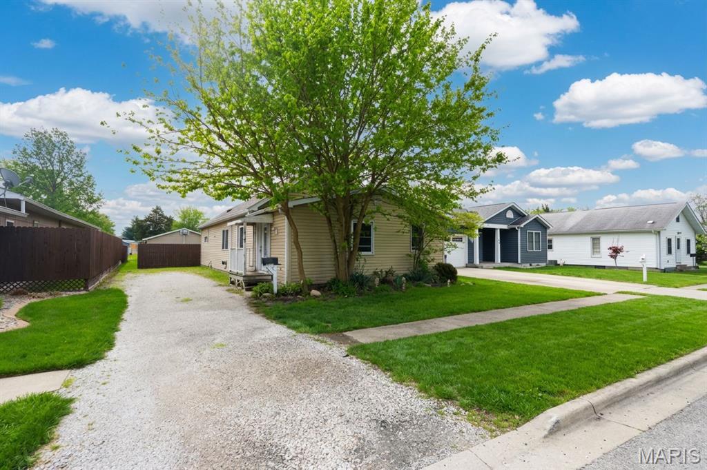 Photo of 410 Henry Street Gillespie IL 62033