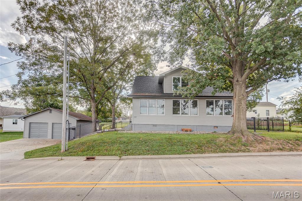 Photo of 218 E Cherry Street Columbia IL 62236