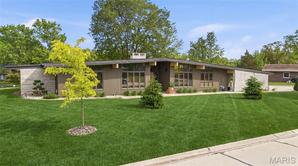 Photo of 605 Dolphin Drive W Highland IL 62249