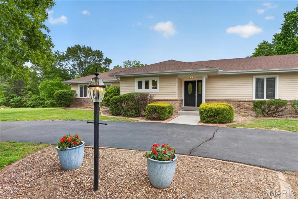 Photo of 18506 Royal Drive Warrenton MO 63383