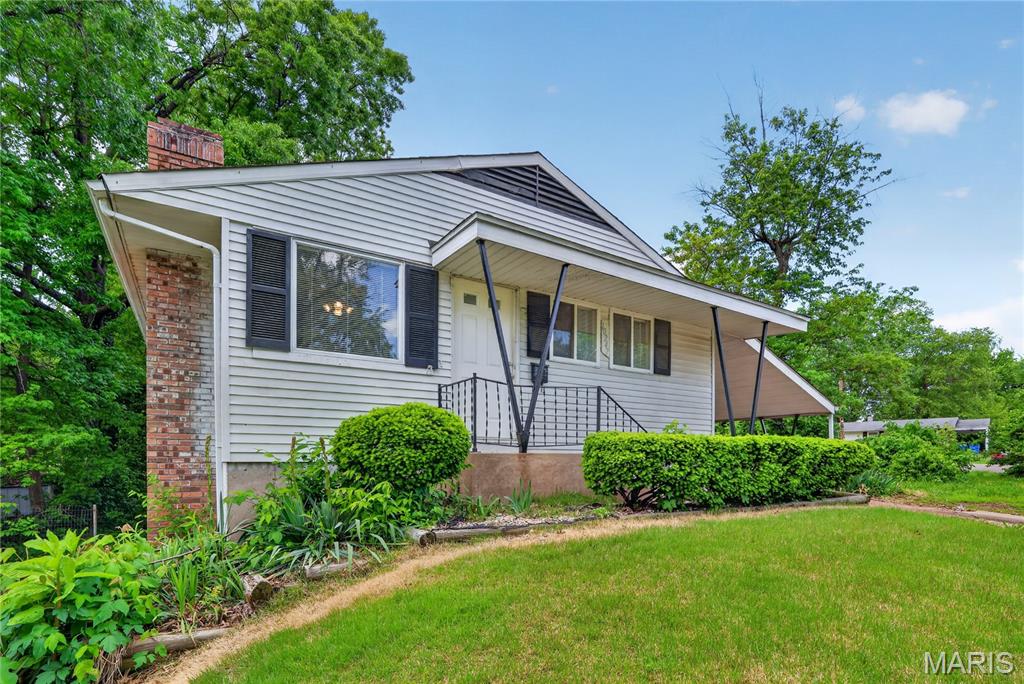 Photo of 10247 Valley Drive St Louis MO 63137