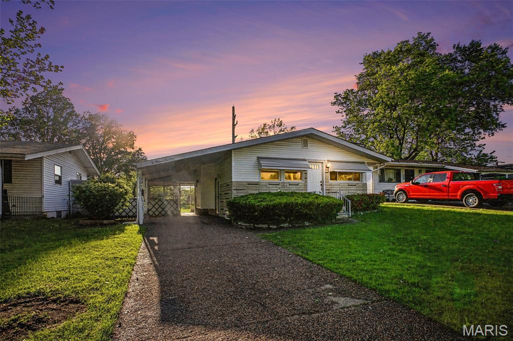 Photo of 10401 Lilac Avenue St Louis MO 63137