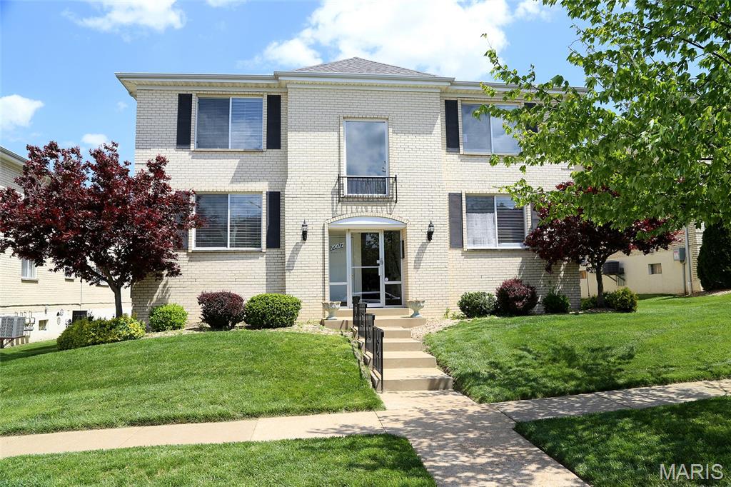 Photo of 10017 Chardin Way #3 St Louis MO 63128
