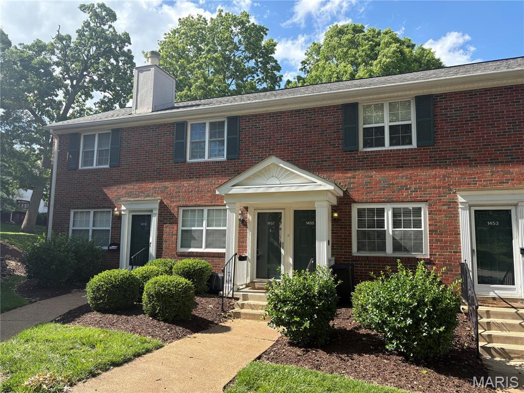Photo of 1457 Bobolink Place St Louis MO 63144